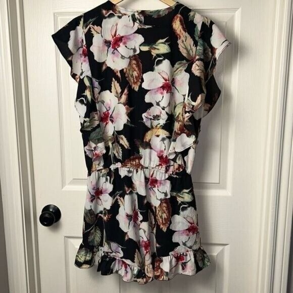Umgee Black Floral V-Neck Surplice Ruffle short Sleeve Shorts Romper Size Medium - Picture 5 of 9